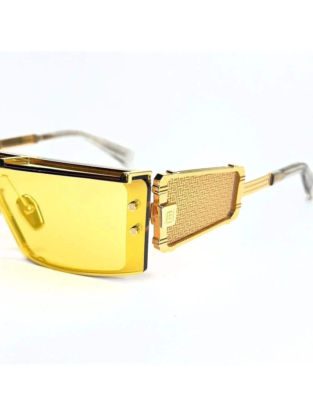 Akoni Balmain Eyewear  Wonder Boy III Oversized Gold Sunglasses Shield JAPAN